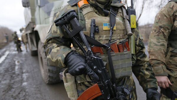 Солдаты украинской правительственной армии в районе возле деревни Дебальцево, Донецкая область Солдаты украинской правительственной армии в районе возле деревни Дебальцево, Донецкая область