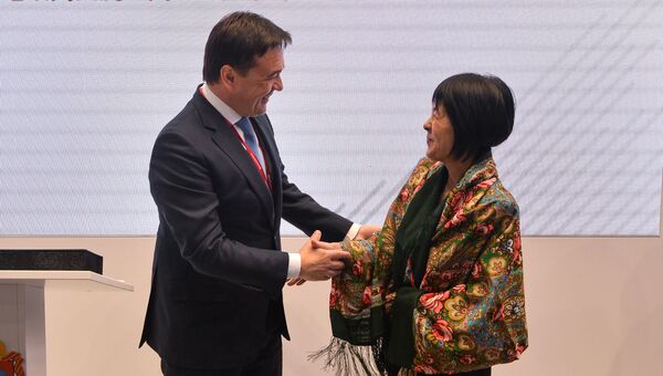 Губернатор Подмосковья Андрей Воробьев и губернатор японской префектуры Хоккайдо Харуми Такахаси во время подписания протокола о начале межрегиональных связей Губернатор Подмосковья Андрей Воробьев и губернатор японской префектуры Хоккайдо Харуми Такахаси во время подписания протокола о начале межрегиональных связей