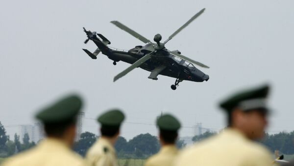 Вертолет Eurocopter Tiger во время авиашоу в Берлине, 2008 год Вертолет Eurocopter Tiger во время авиашоу в Берлине, 2008 год