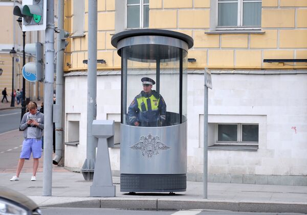 Новый пост ГАИ на Моховой улице в Москве Новый пост ГАИ на Моховой улице в Москве