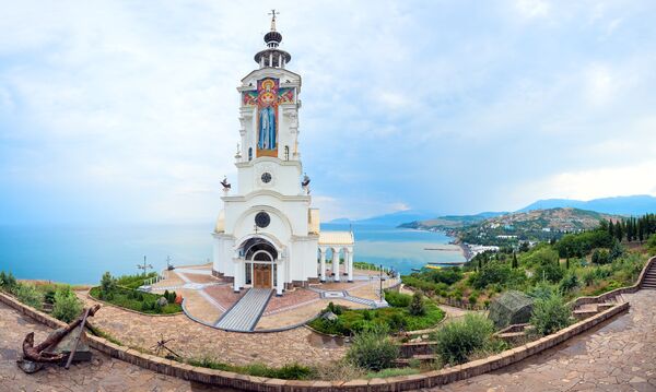 Храм-маяк Николая Чудотворца под Алуштой Храм-маяк Николая Чудотворца под Алуштой