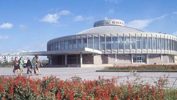 Здание цирка в городе Красноярске Здание цирка в городе Красноярске