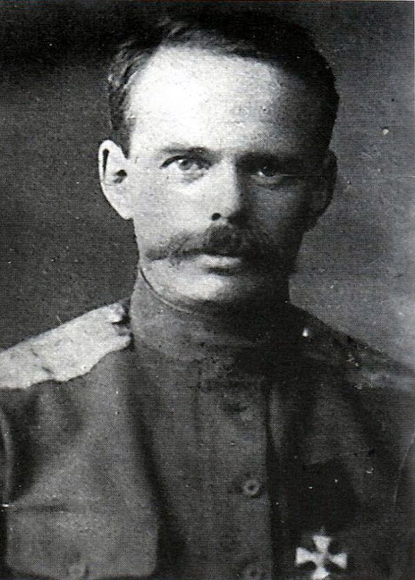 Есаул Р. Ф. Унгерн-Штернберг. 1916-1917 гг Есаул Р. Ф. Унгерн-Штернберг. 1916-1917 гг