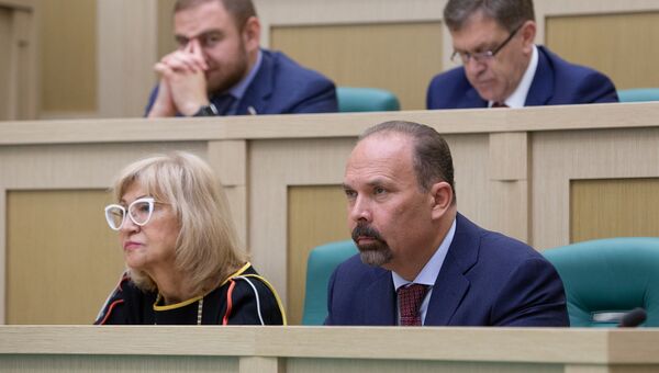 Михаил Мень на заседании Совета Федерации РФ. 20 июня 2018 Михаил Мень на заседании Совета Федерации РФ. 20 июня 2018