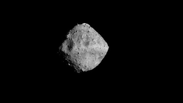 Астероид Рюгю и необычная гора на его поверхности Астероид Рюгю и необычная гора на его поверхности