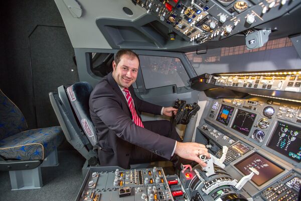 В симуляторе Boeing 737 В симуляторе Boeing 737