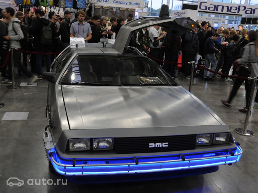 DeLorean DMC-12 1981 DeLorean DMC-12 1981