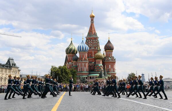 Репетиция развода караулов президентского полка на Красной площади Репетиция развода караулов президентского полка на Красной площади