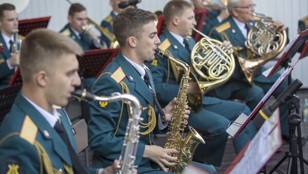Выступление Центрального военного оркестра Министерства обороны Российской Федерации в саду Эрмитаж. Архивное фото Выступление Центрального военного оркестра Министерства обороны Российской Федерации в саду Эрмитаж. Архивное фото