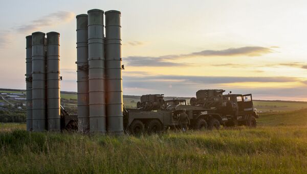 Зенитные ракетные комплексы С-300 Фаворит. Архивное фото Зенитные ракетные комплексы С-300 Фаворит. Архивное фото