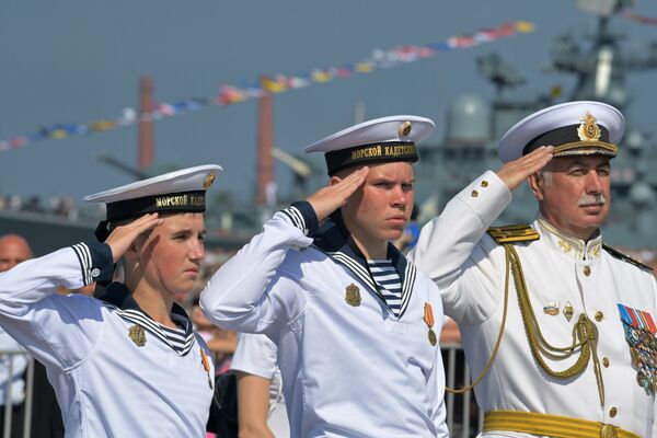 Курсанты Кронштадтского морского кадетского военного корпуса на главном военно-морском параде в Кронштадте Курсанты Кронштадтского морского кадетского военного корпуса на главном военно-морском параде в Кронштадте