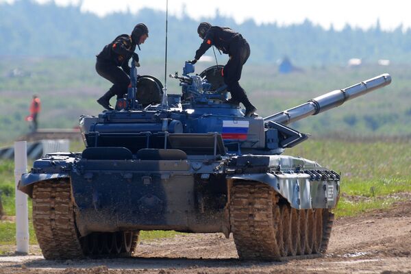 Команда армии России в индивидуальной гонке международных соревнований Танковый биатлон — 2018 на подмосковном полигоне Алабино Команда армии России в индивидуальной гонке международных соревнований Танковый биатлон — 2018 на подмосковном полигоне Алабино