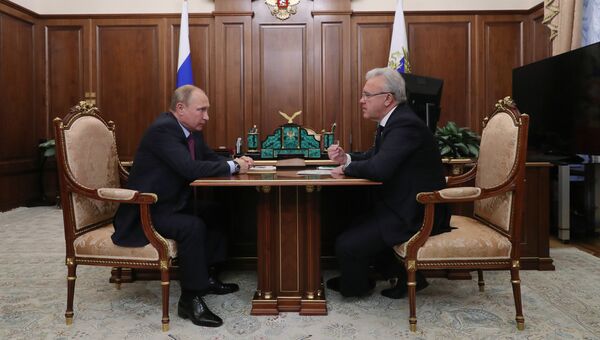 Президент РФ Владимир Путин и временно исполняющий обязанности губернатора Красноярского края Александр Усс Президент РФ Владимир Путин и временно исполняющий обязанности губернатора Красноярского края Александр Усс