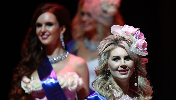 Участницы во время финала всероссийского конкурса Миссис Россия-2018 в театрально-концертном зале Планета КВН в Москве Участницы во время финала всероссийского конкурса Миссис Россия-2018 в театрально-концертном зале Планета КВН в Москве