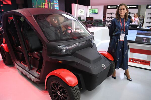 Электрический автомобиль на презентации новых разработок концерна Калашников в рамках IV Международного военно-технического форума Армия-2018 в КВЦ Патриот Электрический автомобиль на презентации новых разработок концерна Калашников в рамках IV Международного военно-технического форума Армия-2018 в КВЦ Патриот