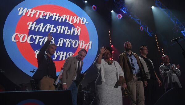 Участники International Jazz Ensemble Якова Окуня во время выступления на 16-м международном музыкальном фестивале Koktebel Jazz Party Участники International Jazz Ensemble Якова Окуня во время выступления на 16-м международном музыкальном фестивале Koktebel Jazz Party