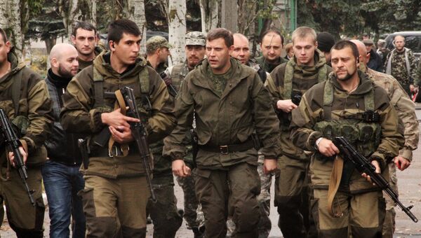 Премьер-министр Донецкой народной республики Александр Захарченко в городе Новоазовск Премьер-министр Донецкой народной республики Александр Захарченко в городе Новоазовск