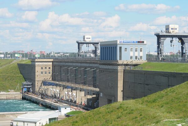 Плотина Иркутской ГЭС Плотина Иркутской ГЭС