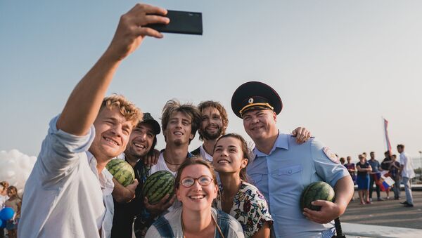 Кадр из фильма Крымский мост. Сделано с любовью! Кадр из фильма Крымский мост. Сделано с любовью!