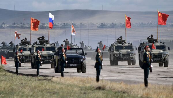 Парад участников военных маневров Восток-2018 на забайкальском полигоне Цугол Парад участников военных маневров Восток-2018 на забайкальском полигоне Цугол