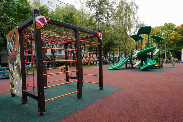 Детская площадка в районе Чертаново Южное Детская площадка в районе Чертаново Южное