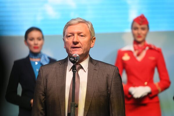 Заместитель министра транспорта РФ Александр Юрчик выступает на торжественном мероприятии в аэропорту Внуково Заместитель министра транспорта РФ Александр Юрчик выступает на торжественном мероприятии в аэропорту Внуково