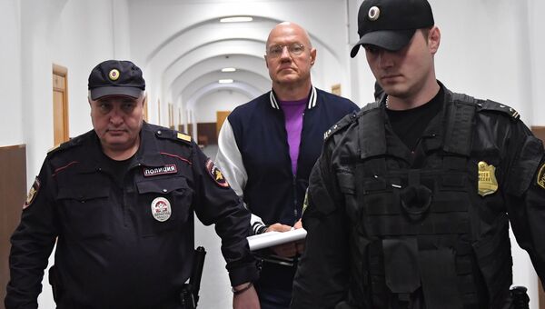 Бывший вице-премьер Крыма Виталий Нахлупин перед рассмотрением ходатайства следствия об его аресте в Басманном суде Москвы. 18 октября 2018 Бывший вице-премьер Крыма Виталий Нахлупин перед рассмотрением ходатайства следствия об его аресте в Басманном суде Москвы. 18 октября 2018