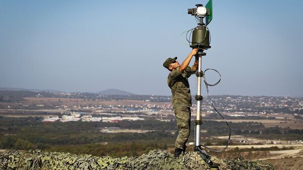 Военнослужащий во время учений Военнослужащий во время учений