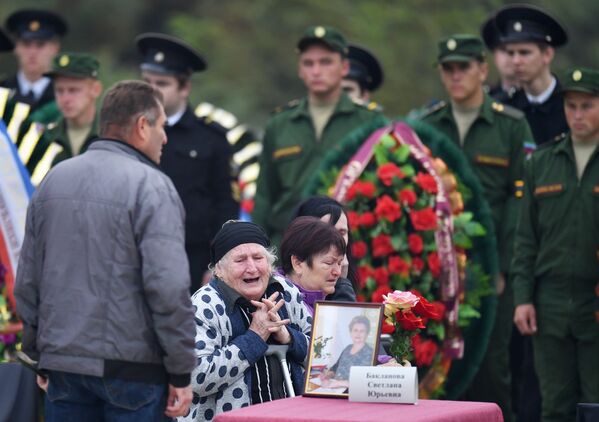 Церемония прощания с погибшими при нападении на Керченский политехнический колледж Церемония прощания с погибшими при нападении на Керченский политехнический колледж