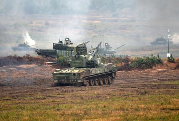 Зенитный пушечно-ракетный комплекс 2С6 Тунгуска на 227-ом общевойсковом полигоне Вооруженных сил Белоруссии во время совместных стратегических учений вооруженных сил Республики Белоруссия и Российской Федерации Запад-2017 Зенитный пушечно-ракетный комплекс 2С6 Тунгуска на 227-ом общевойсковом полигоне Вооруженных сил Белоруссии во время совместных стратегических учений вооруженных сил Республики Белоруссия и Российской Федерации Запад-2017