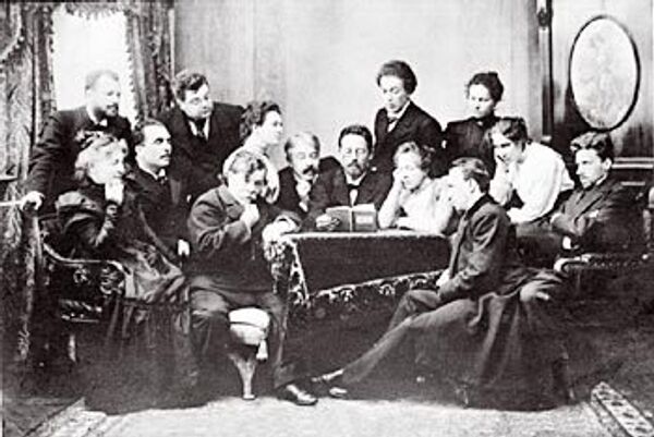 Антон Павлович Чехов читает «Чайку» артистам театра. 1899 год Антон Павлович Чехов читает «Чайку» артистам театра. 1899 год