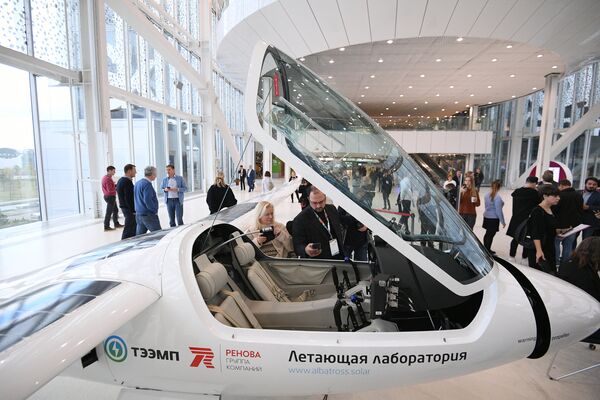 Кабина прототипа электросамолета для кругосветного полета Кабина прототипа электросамолета для кругосветного полета