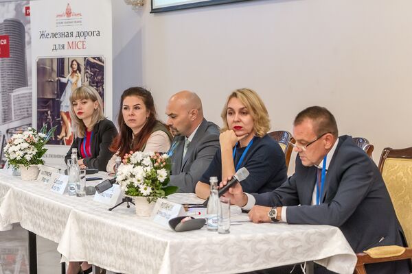 Дискуссия с представителями РЖД на тему: Логистика, возможность или ограничение была посвящена теме обслуживания растущих турпотоков Дискуссия с представителями РЖД на тему: Логистика, возможность или ограничение была посвящена теме обслуживания растущих турпотоков