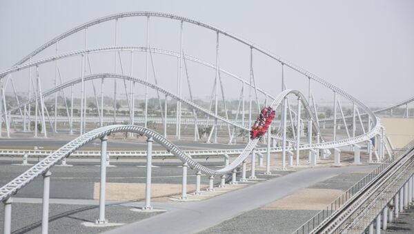 Горки Formula Rossa в парке развлечений Мир Феррари в Абу-Даби, ОАЭ Горки Formula Rossa в парке развлечений Мир Феррари в Абу-Даби, ОАЭ