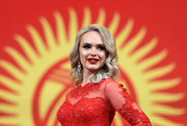 Дара Вайсман, победившая в номинации Фотомодель, на конкурсе красоты Топ-модель СНГ-2018 в Ереване Дара Вайсман, победившая в номинации Фотомодель, на конкурсе красоты Топ-модель СНГ-2018 в Ереване