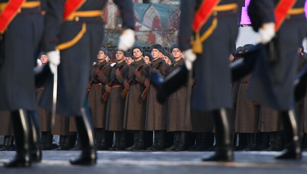 Участники марша, посвященного 77-летию военного парада 1941 года, на Красной площади в Москве Участники марша, посвященного 77-летию военного парада 1941 года, на Красной площади в Москве