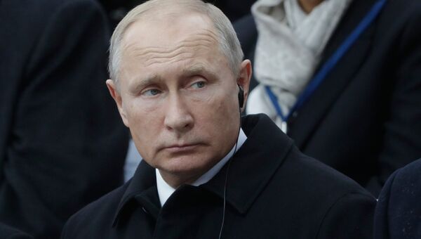 Президент РФ Владимир Путин на мемориальной церемонии у Триумфальной арки в Париже по случаю 100-летия окончания Первой мировой войны. 11 ноября 2018 Президент РФ Владимир Путин на мемориальной церемонии у Триумфальной арки в Париже по случаю 100-летия окончания Первой мировой войны. 11 ноября 2018