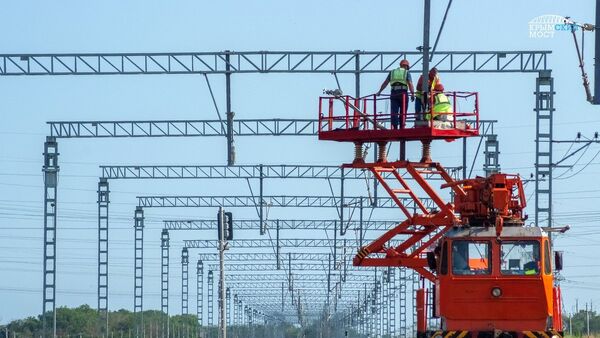 Минтранс: Движение поездов по Крымскому мосту может начаться ранее срока