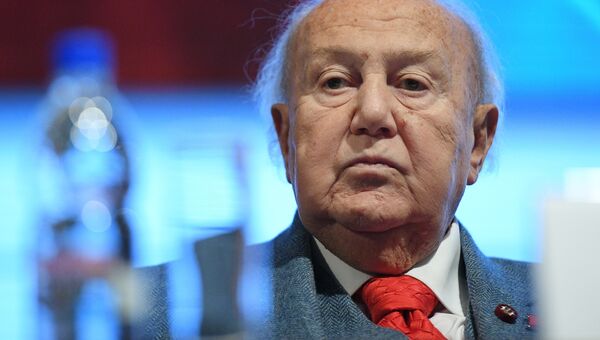 Президент Российской академии художеств, академик РАХ Зураб Церетели Президент Российской академии художеств, академик РАХ Зураб Церетели