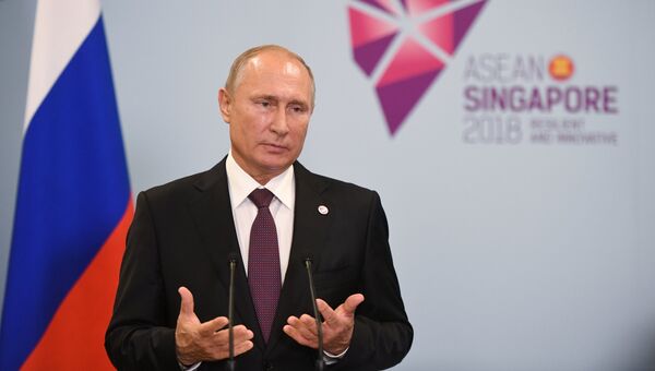 Президент РФ Владимир Путин на пресс-конференции в Сингапуре. 15 ноября 2018 Президент РФ Владимир Путин на пресс-конференции в Сингапуре. 15 ноября 2018