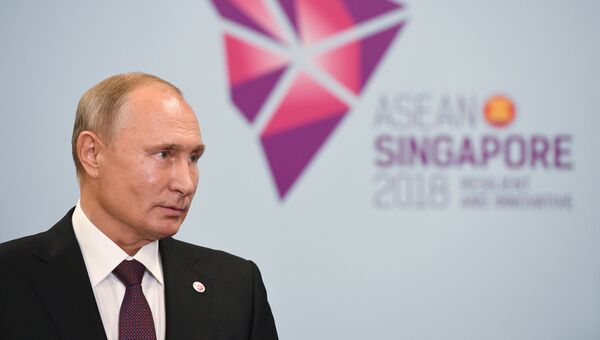 Президент РФ Владимир Путин на пресс-конференции в Сингапуре. 15 ноября 2018 Президент РФ Владимир Путин на пресс-конференции в Сингапуре. 15 ноября 2018