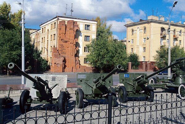 Кирпичная стена - символ Черкасовского движения Кирпичная стена - символ Черкасовского движения