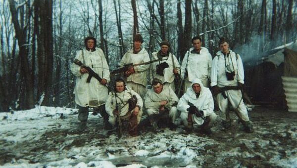 Разведчики Гв.лейтенанта Кожемякина Д.С. Группа перед выходом 29.02.2000 Разведчики Гв.лейтенанта Кожемякина Д.С. Группа перед выходом 29.02.2000
