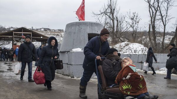 На контрольно-пропускном пункте в районе Станицы Луганской На контрольно-пропускном пункте в районе Станицы Луганской