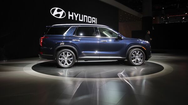Автомобиль Hyundai Palisade на автосалоне в Лос-Анджелесе. 28 ноября 2018 Автомобиль Hyundai Palisade на автосалоне в Лос-Анджелесе. 28 ноября 2018
