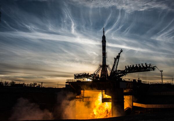 Старт ракеты-носителя Союз-ФГ с пилотируемым кораблем Союз МС-11 со стартового стола первой Гагаринской стартовой площадки космодрома Байконур Старт ракеты-носителя Союз-ФГ с пилотируемым кораблем Союз МС-11 со стартового стола первой Гагаринской стартовой площадки космодрома Байконур