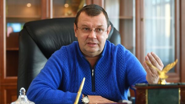 Руководитель Государственного бюджетного учреждения (ГБУ) города Москвы Автомобильные дороги Александр Орешкин во время интервью Руководитель Государственного бюджетного учреждения (ГБУ) города Москвы Автомобильные дороги Александр Орешкин во время интервью