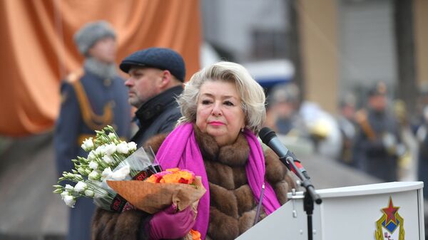 Татьяна Тарасова на открытии памятника заслуженному тренеру СССР Анатолию Тарасову Татьяна Тарасова на открытии памятника заслуженному тренеру СССР Анатолию Тарасову