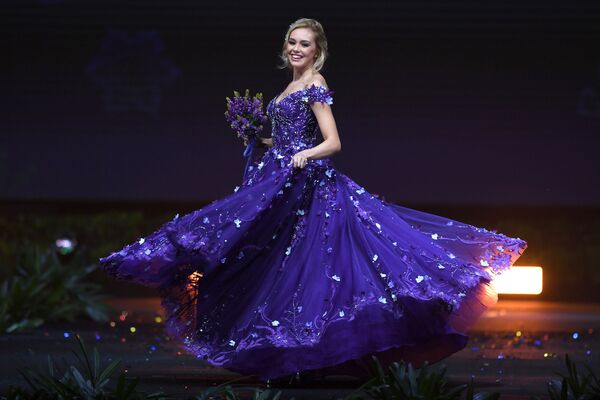 Показ национальных костюмов на конкурсе Мисс Вселенная 2018 Показ национальных костюмов на конкурсе Мисс Вселенная 2018