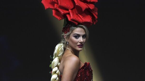Показ национальных костюмов на конкурсе Мисс Вселенная 2018 Показ национальных костюмов на конкурсе Мисс Вселенная 2018